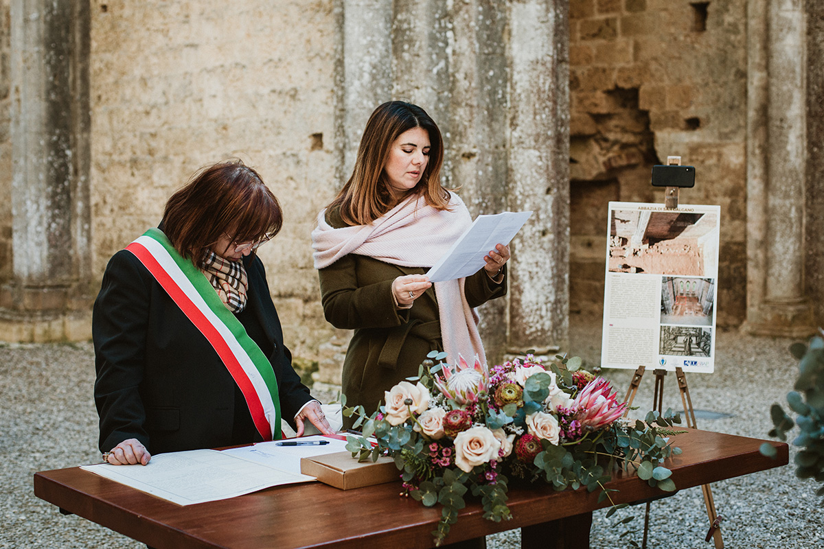 Elopement at Abbey of San Galgano Italy